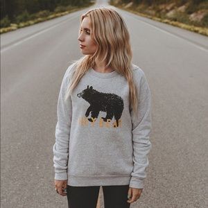 Indy Brand Hey Bear Crewneck, size medium